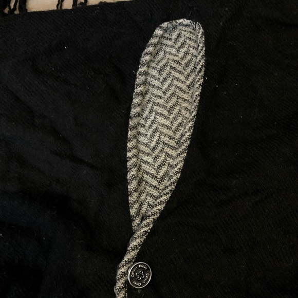 Calvin Klein reversible whool shawl - Picture 4 of 4